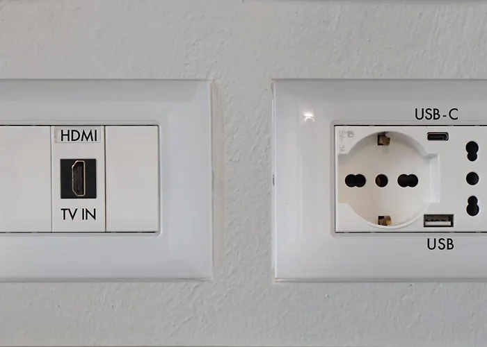 Alinari Art Adapartment Collection *